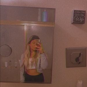 Meet your Posher, Ava